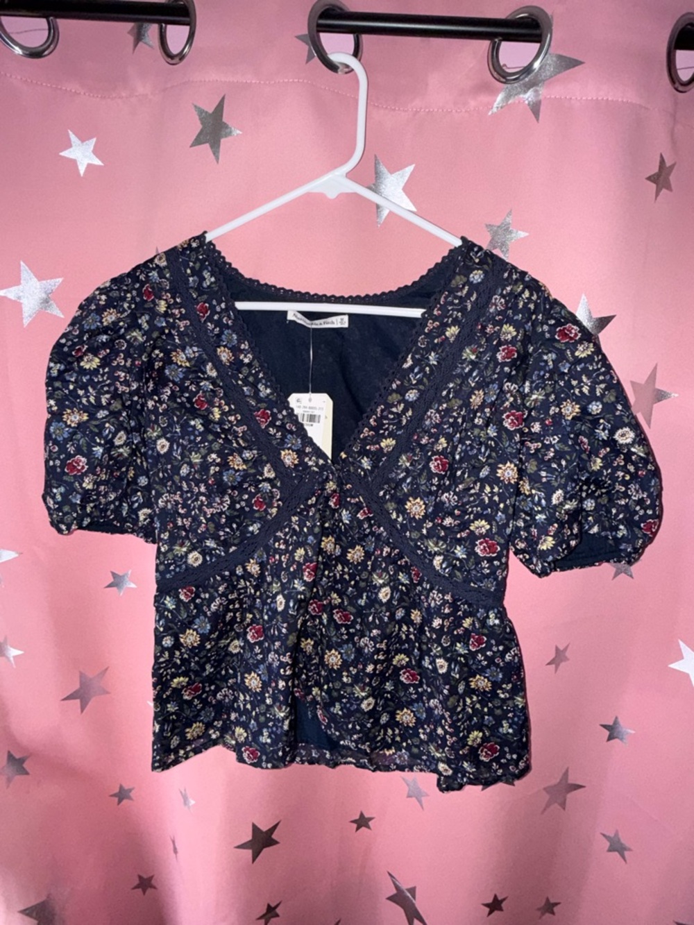 NWT 🏷️ Abercrombie Floral Lace Blouse